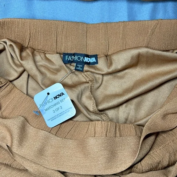 (NWT) Fashion Nova women’s Here Thriving Pant Set. Size Medium. - Picture 6 of 12